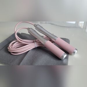 NEW Silver and Pink Jump Rope